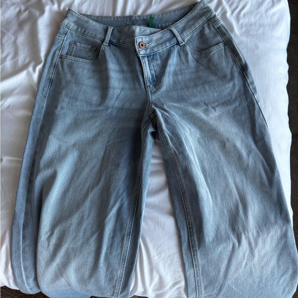 Halara low rise light denim jean